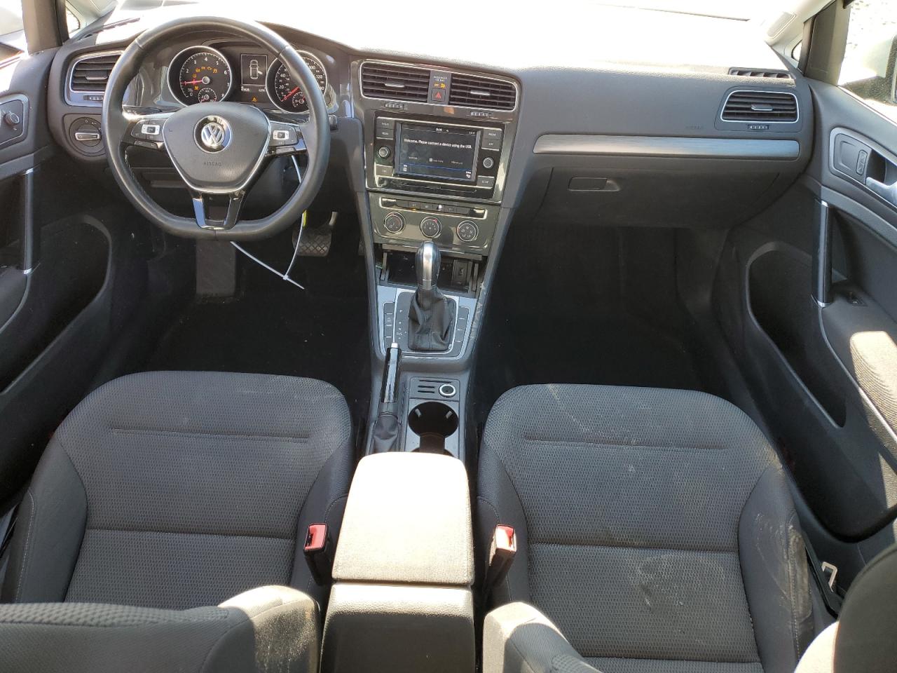 2019 Volkswagen Golf - Image 8