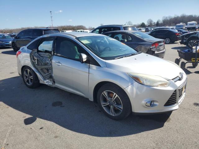 Седаны FORD FOCUS 2014 Серебристый
