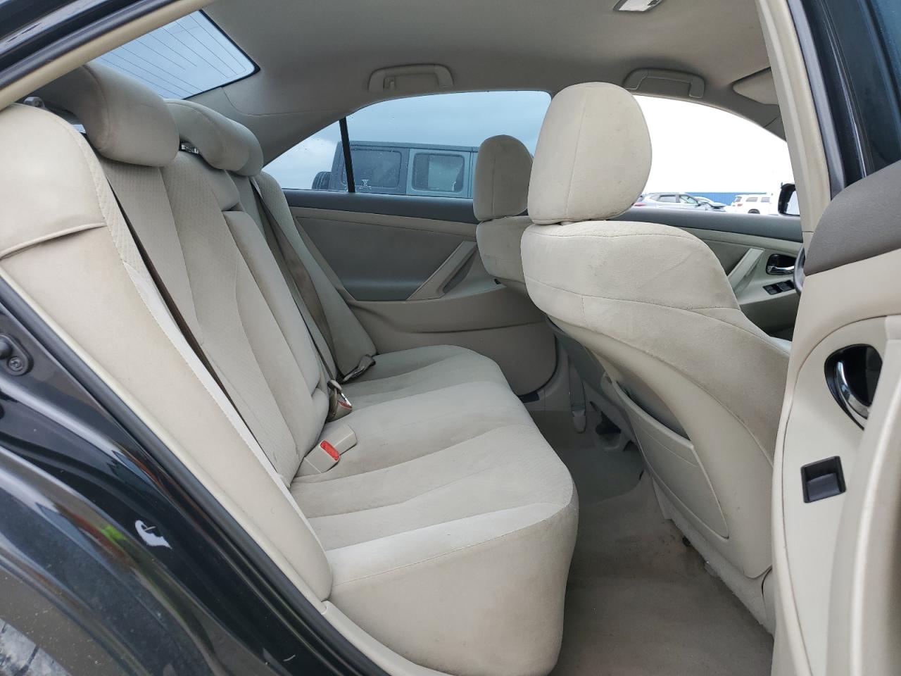 2009 Toyota Camry - Image 10