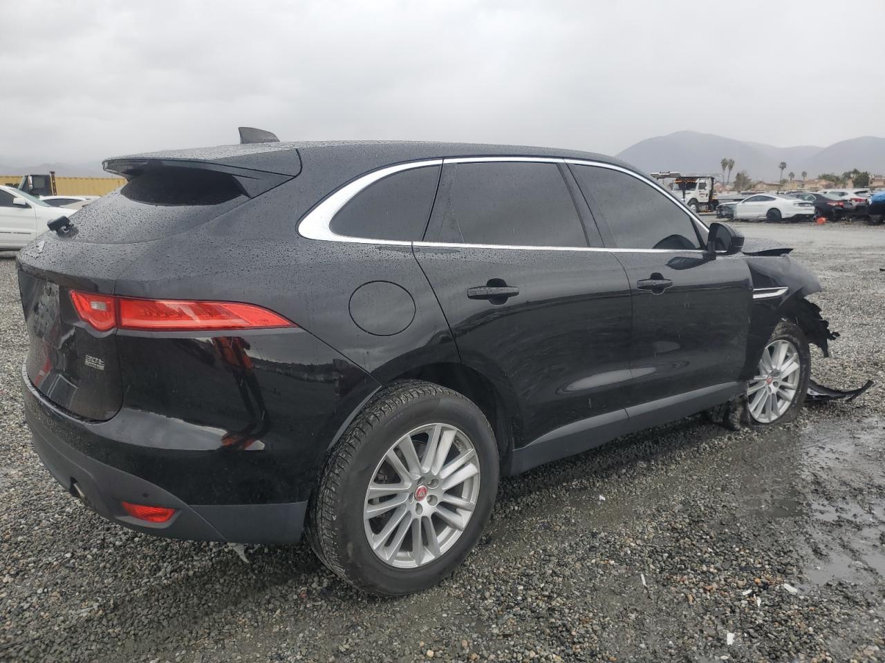 2020 Jaguar F-Pace - Image 3