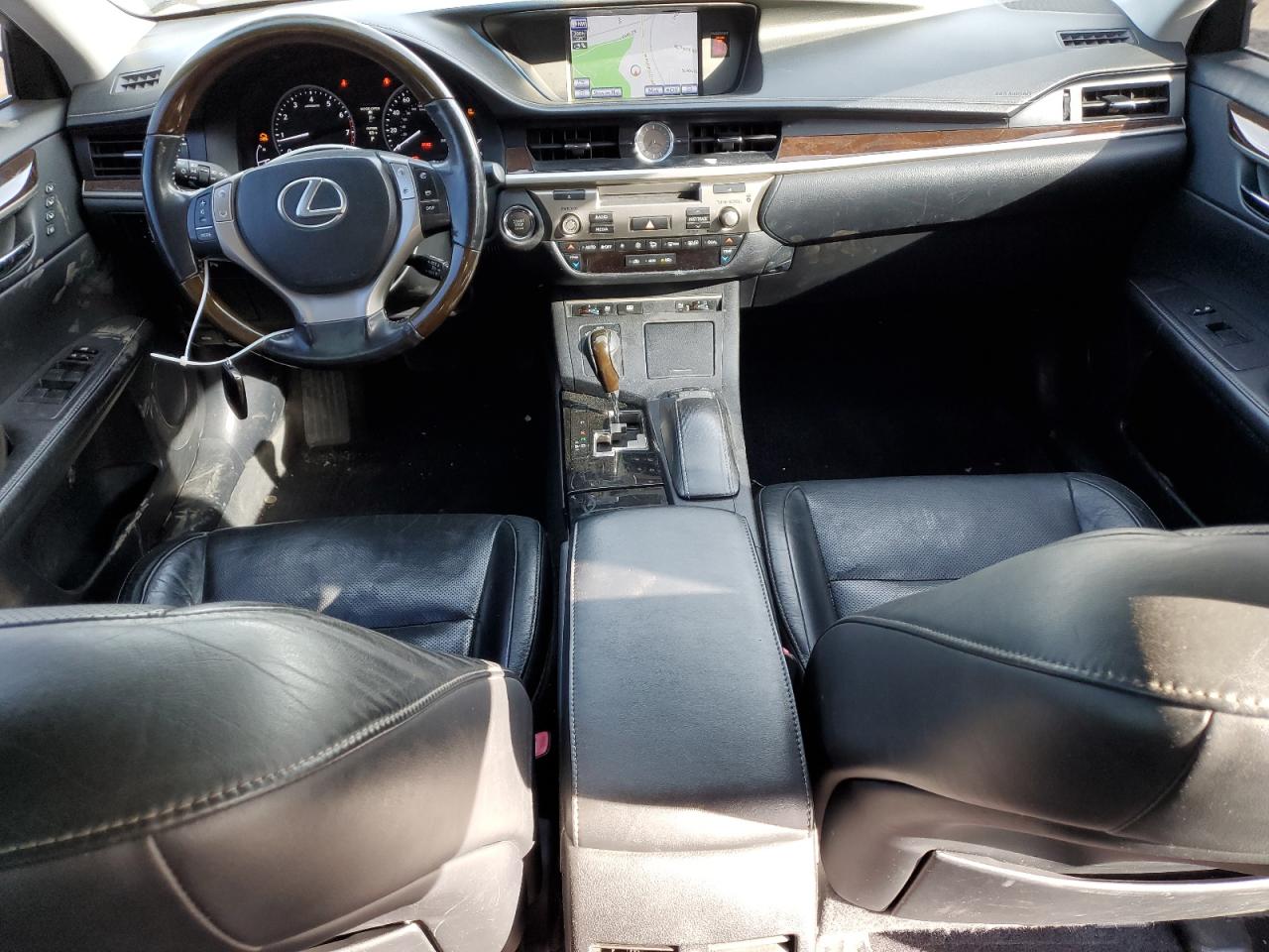 2013 Lexus ES - Image 8
