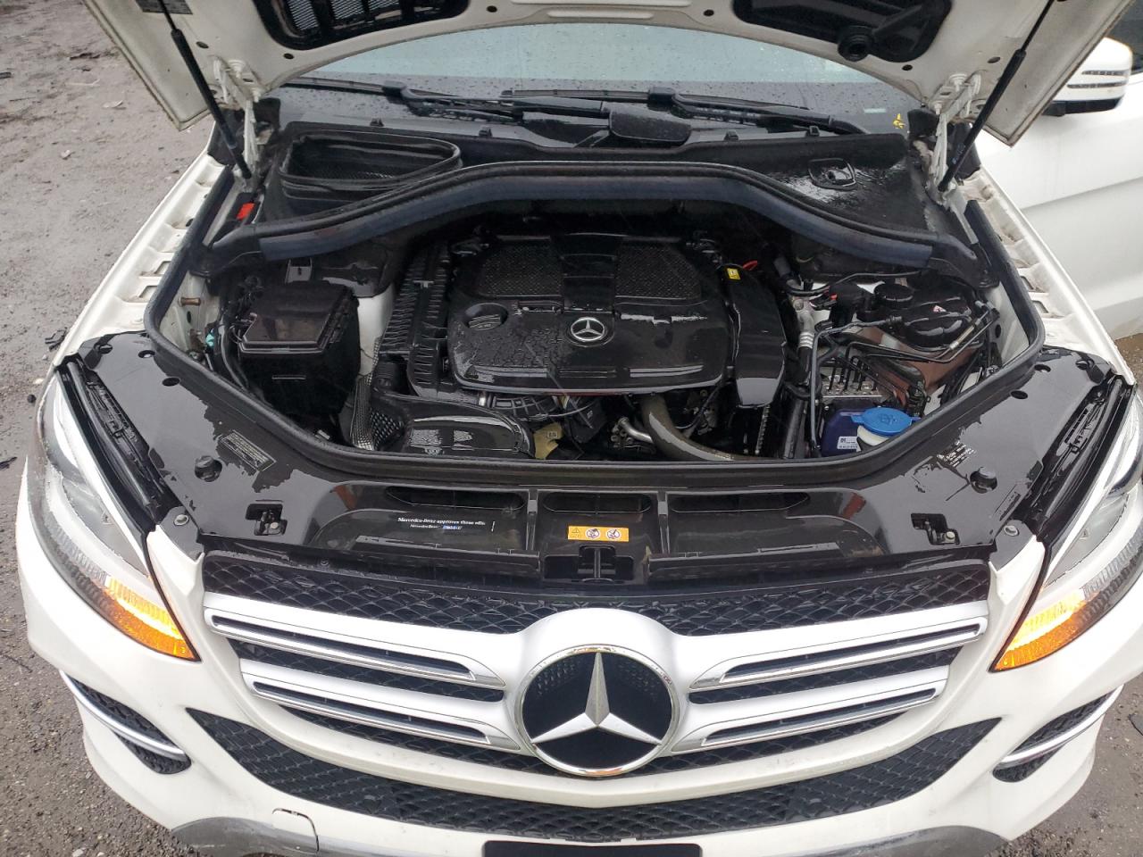 2017 Mercedes-Benz GLE - Image 12