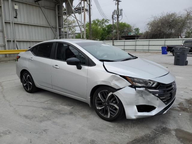  NISSAN VERSA 2024 Silver