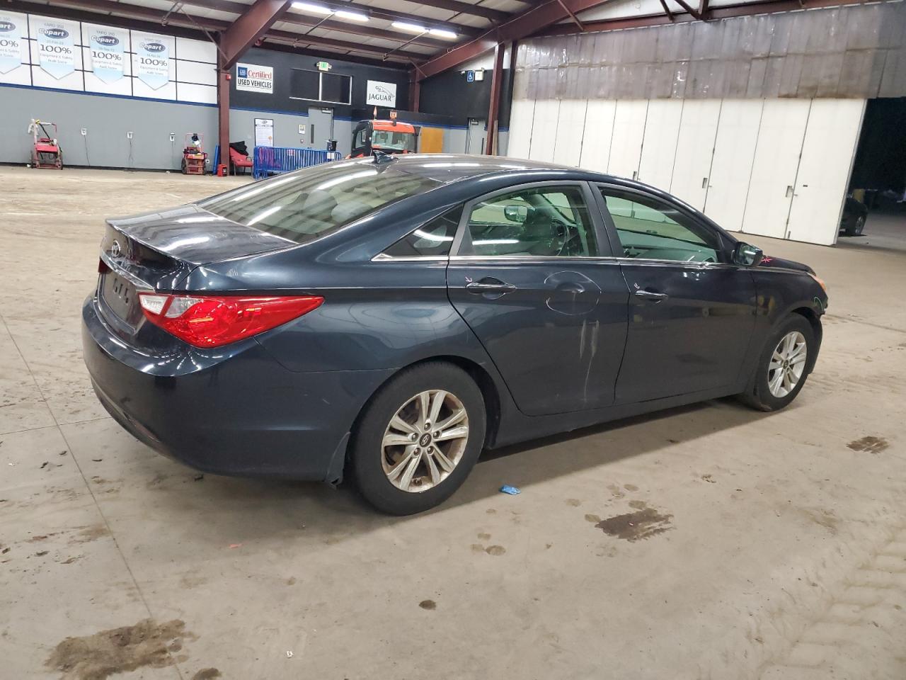 2012 Hyundai Sonata - Image 3