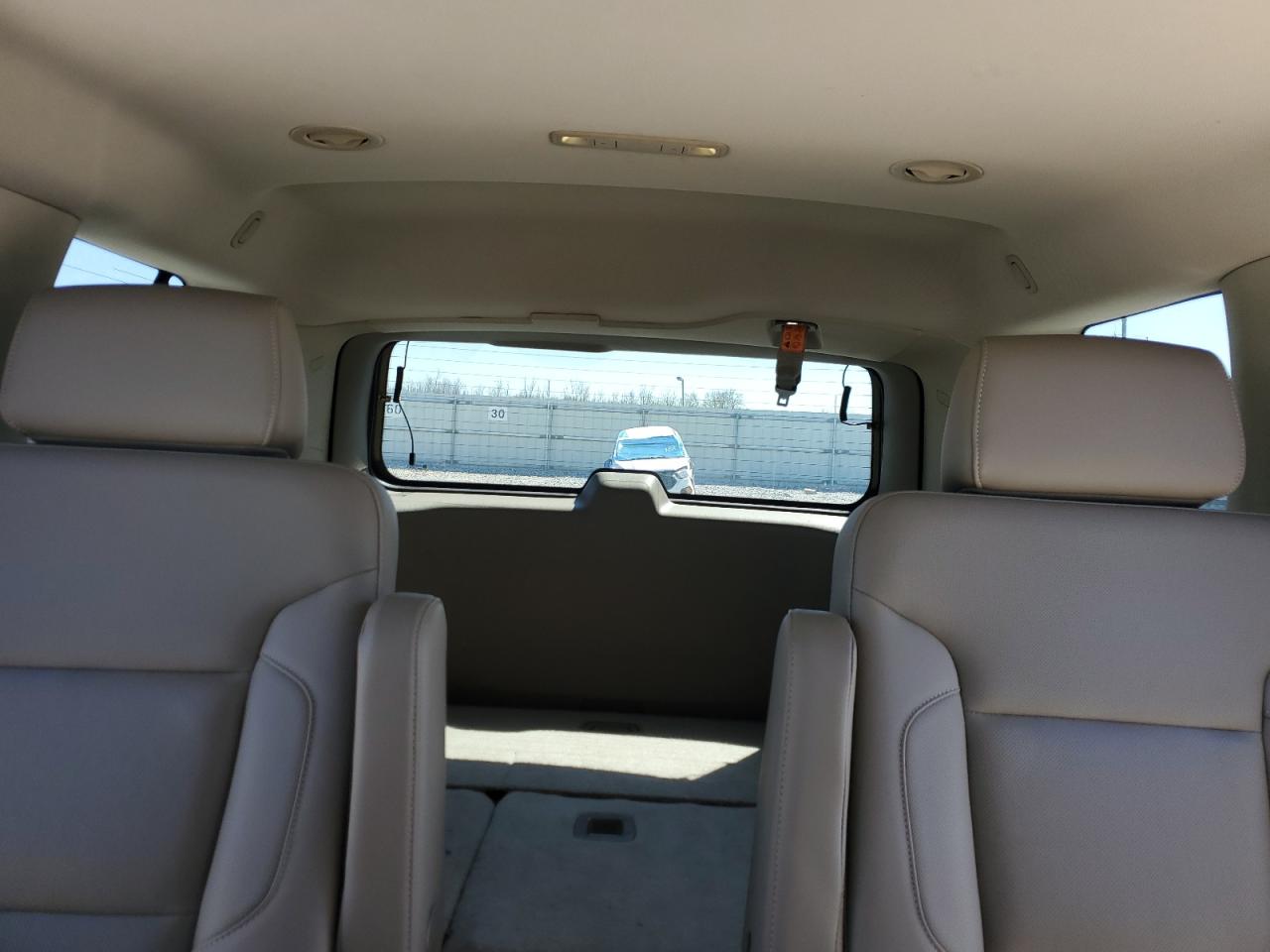 2015 GMC Yukon - Image 10