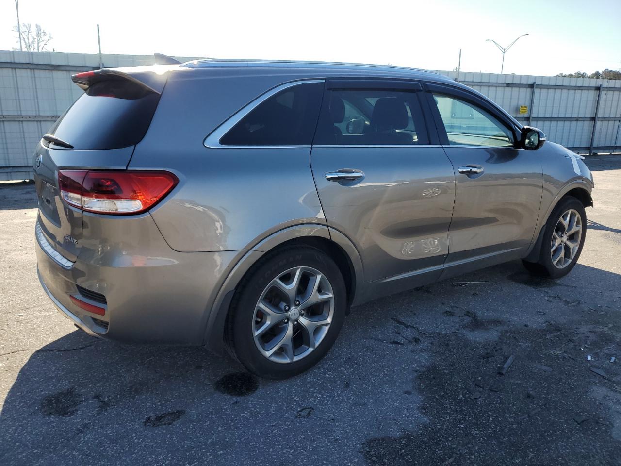 2017 Kia Sorento - Image 3
