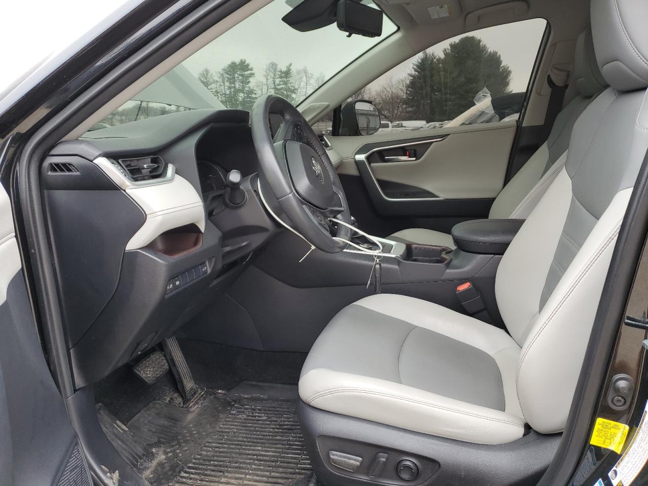 2019 Toyota RAV 4 - Image 7