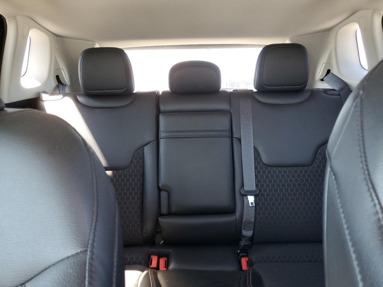 2018 Jeep Compass - Image 10