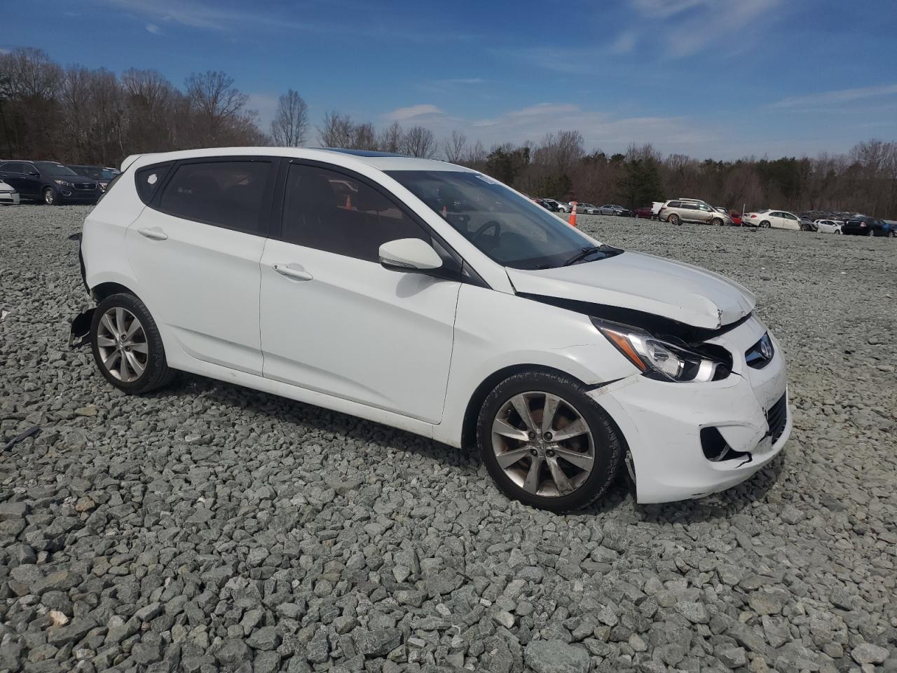 2013 Hyundai Accent - Image 4