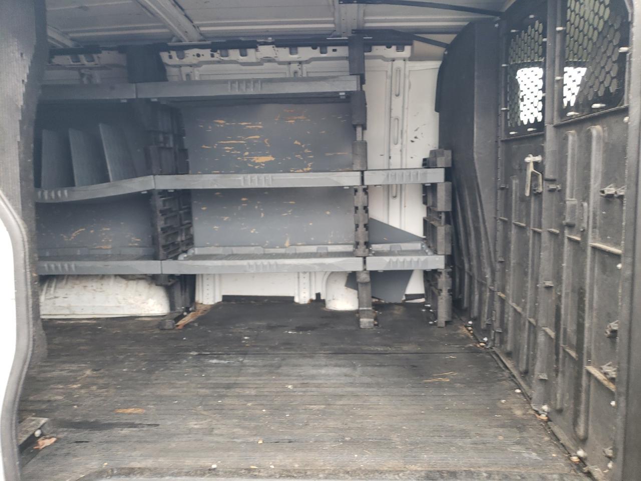 2006 Chevrolet Express - Image 11