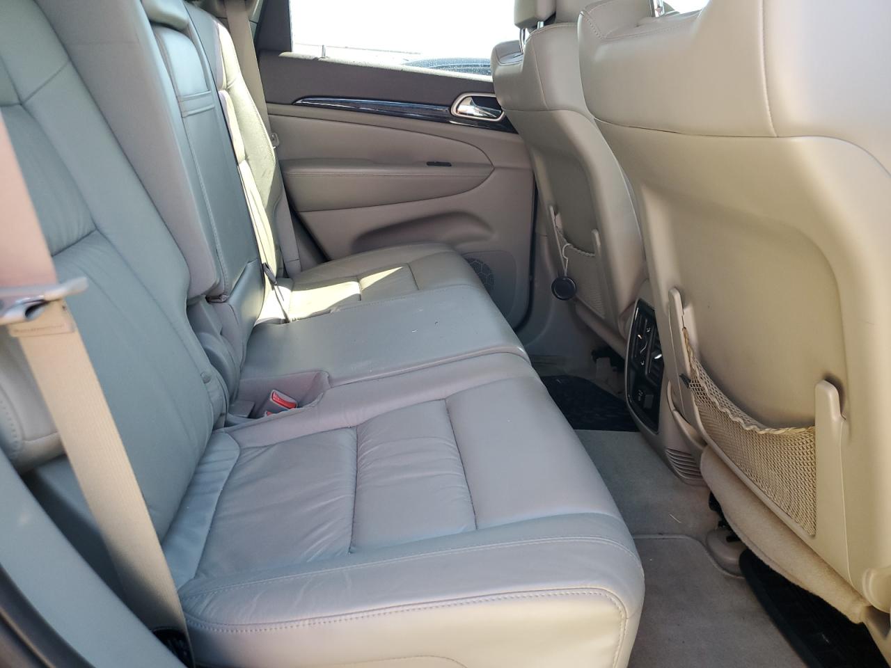 2012 Jeep Grand Cherokee - Image 11
