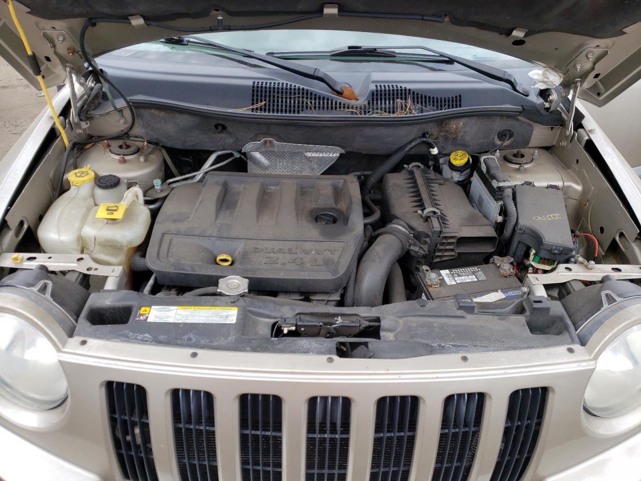2010 Jeep Compass - Image 12