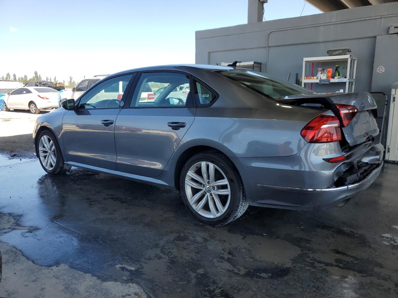2019 Volkswagen Passat - Image 2