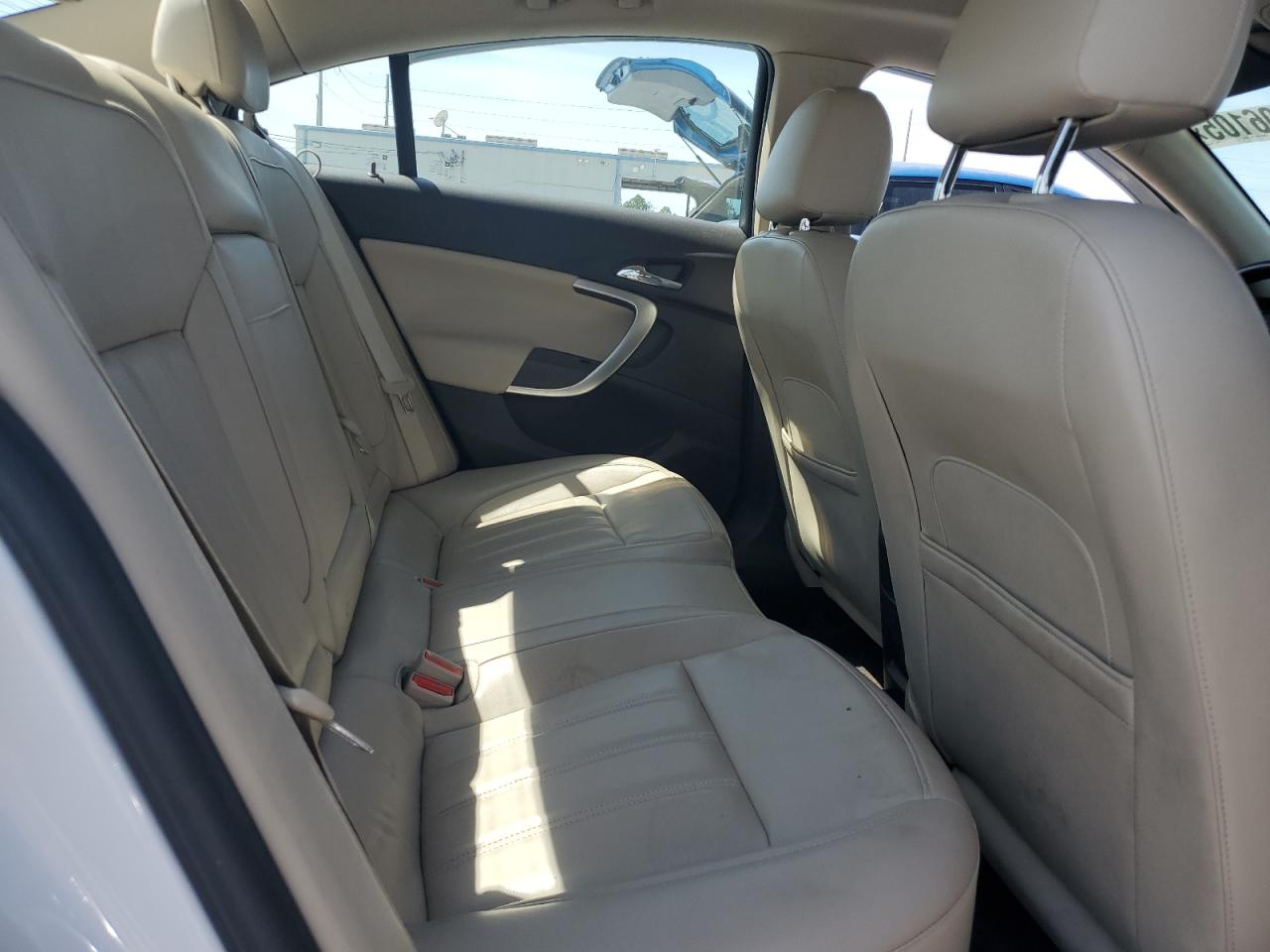 2013 Buick Regal - Image 10