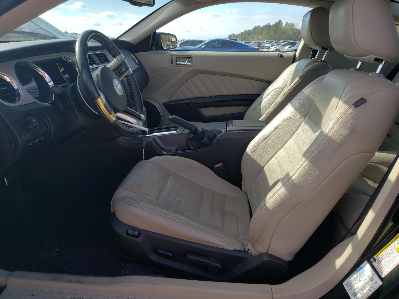 2011 Ford Mustang - Image 7