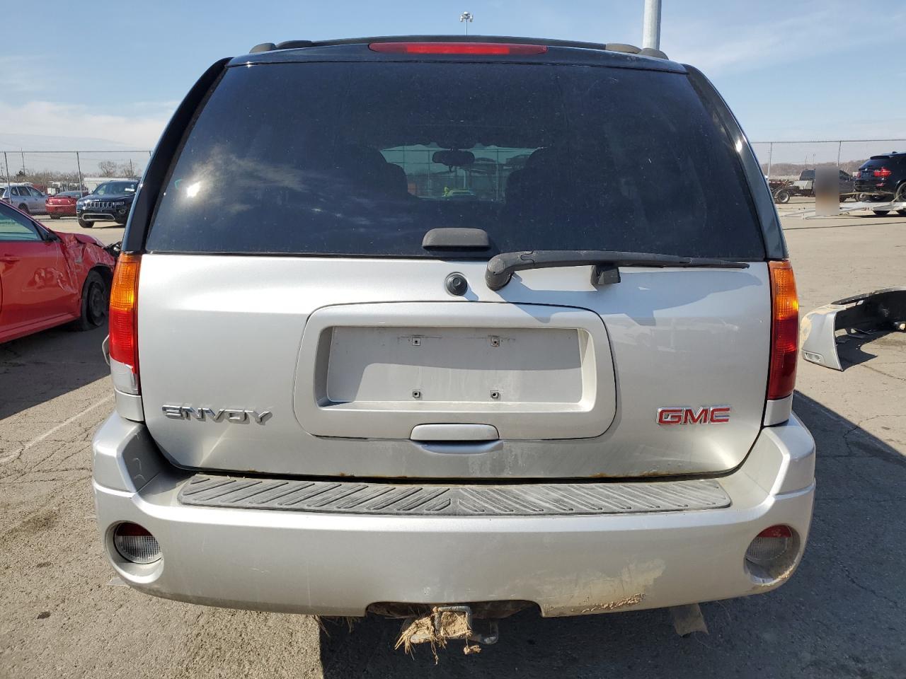 2008 GMC Envoy - Image 6