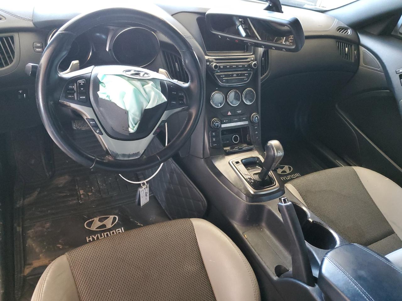 2014 Hyundai Genesis - Image 8