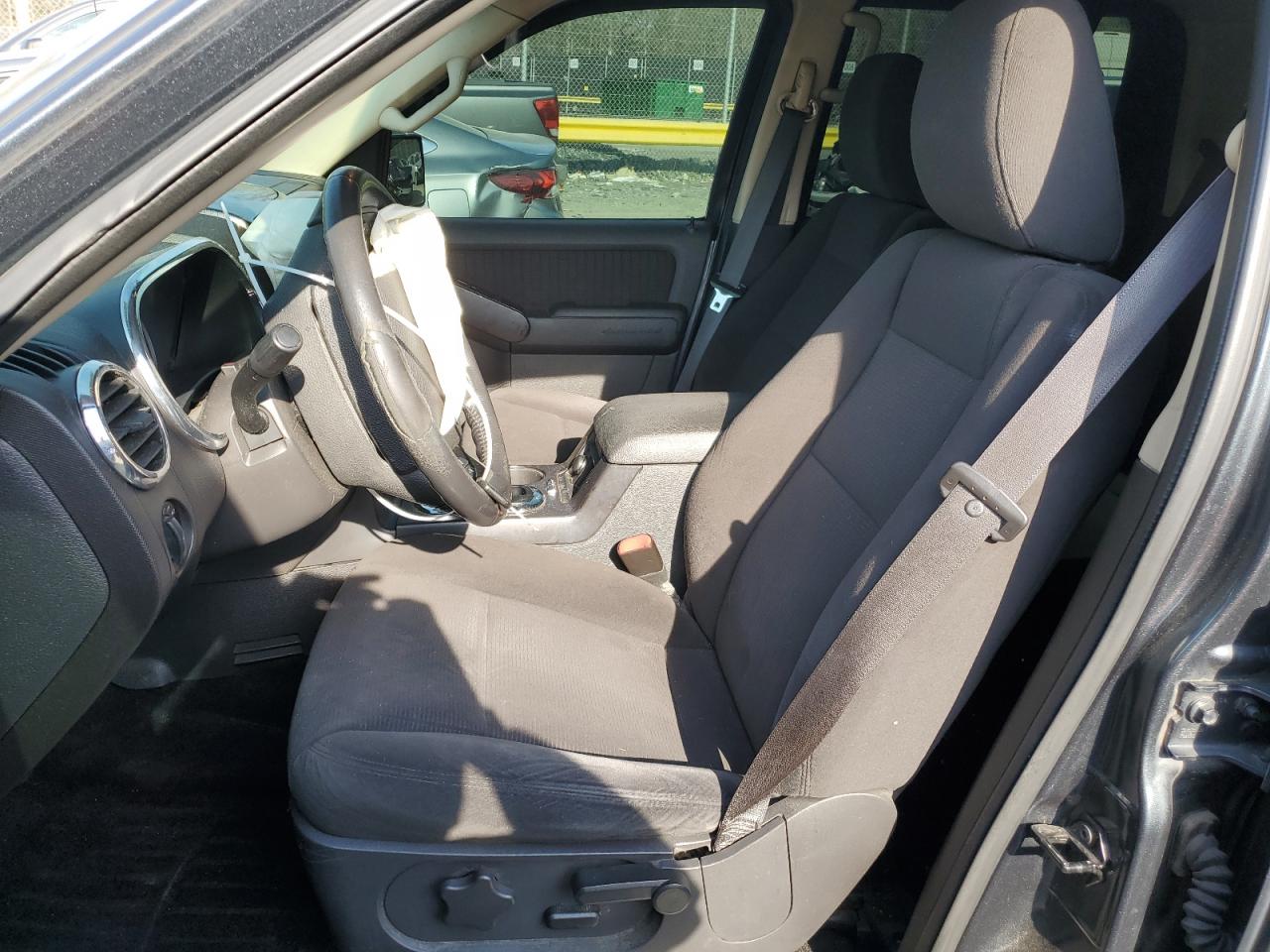 2010 Ford Explorer - Image 7