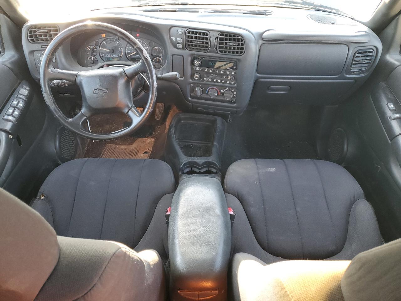 2003 Chevrolet S-10 Pickup - Image 8