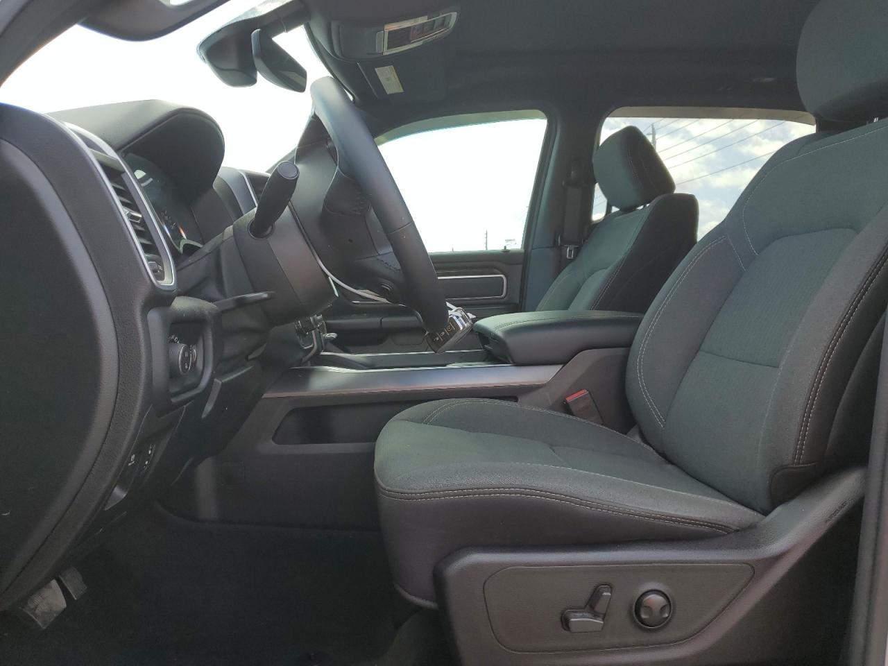 2022 RAM 1500 - Image 7
