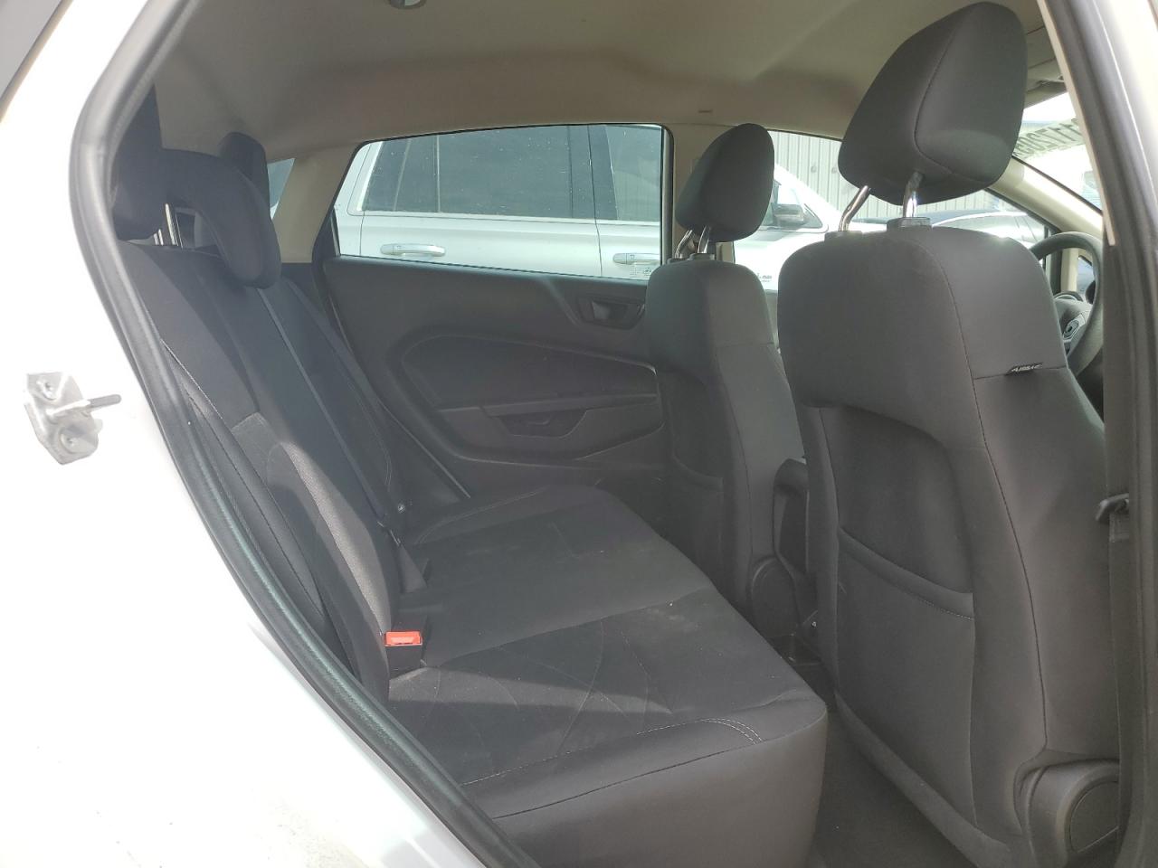 2017 Ford Fiesta - Image 10