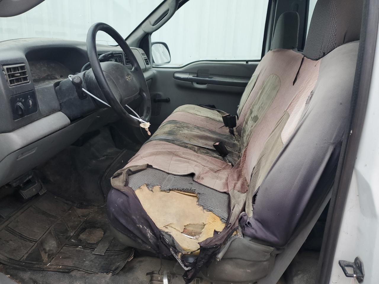 2004 Ford F250 - Image 7