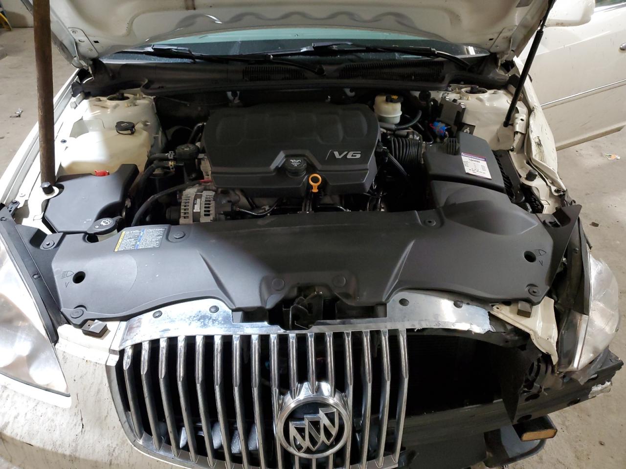 2011 Buick Lucerne - Image 13