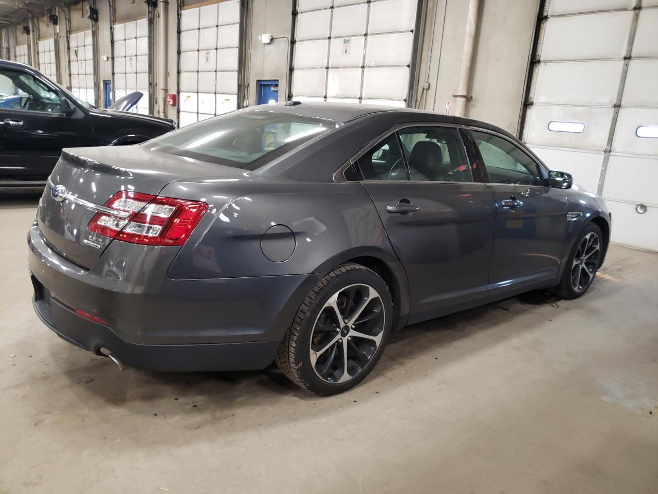 2015 Ford Taurus - Image 3