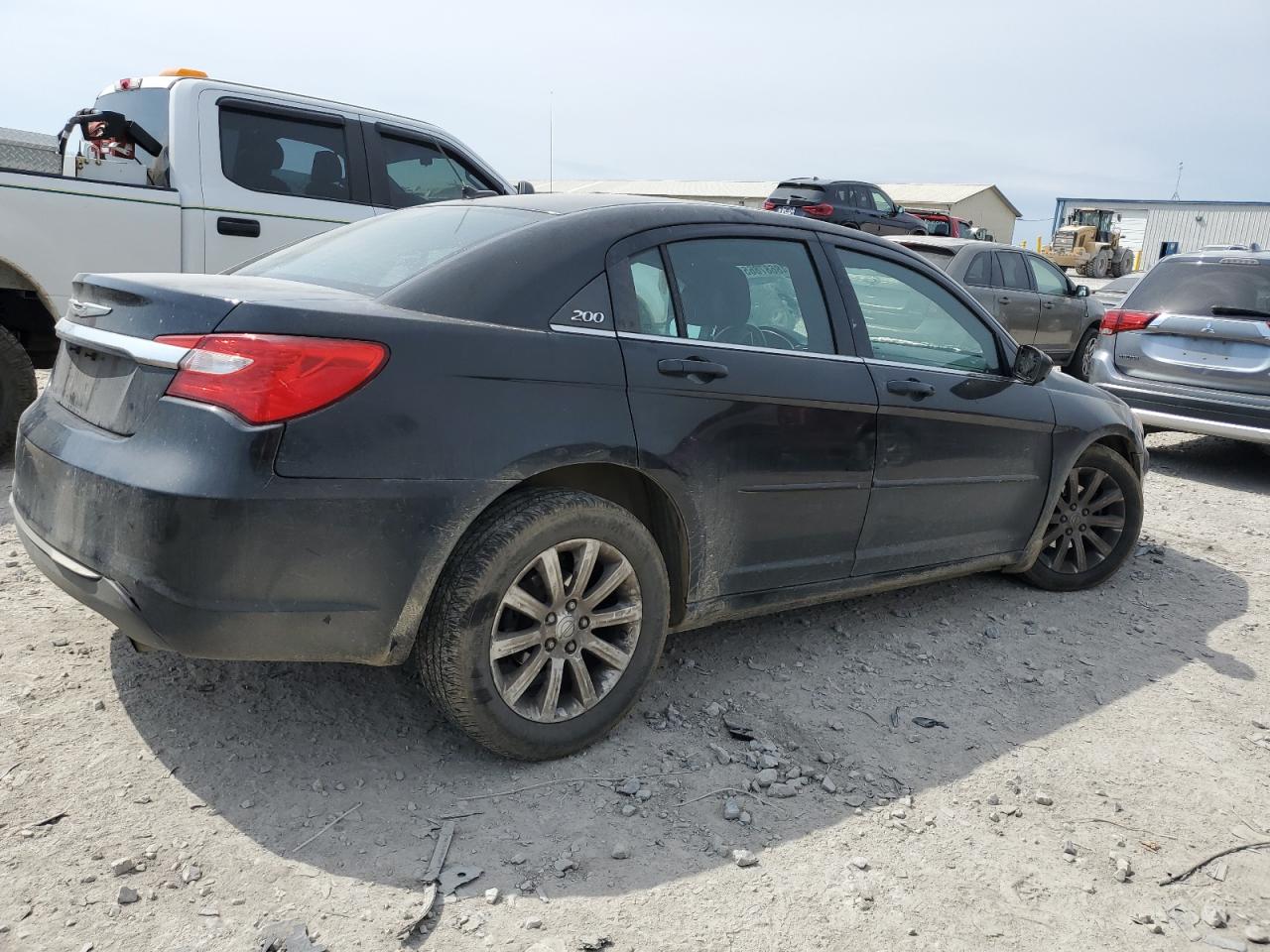 2013 Chrysler 200 - Image 3