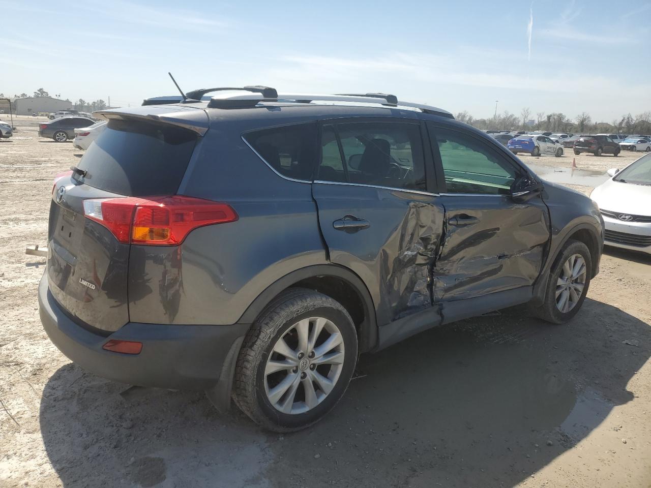 2015 Toyota RAV 4 - Image 3