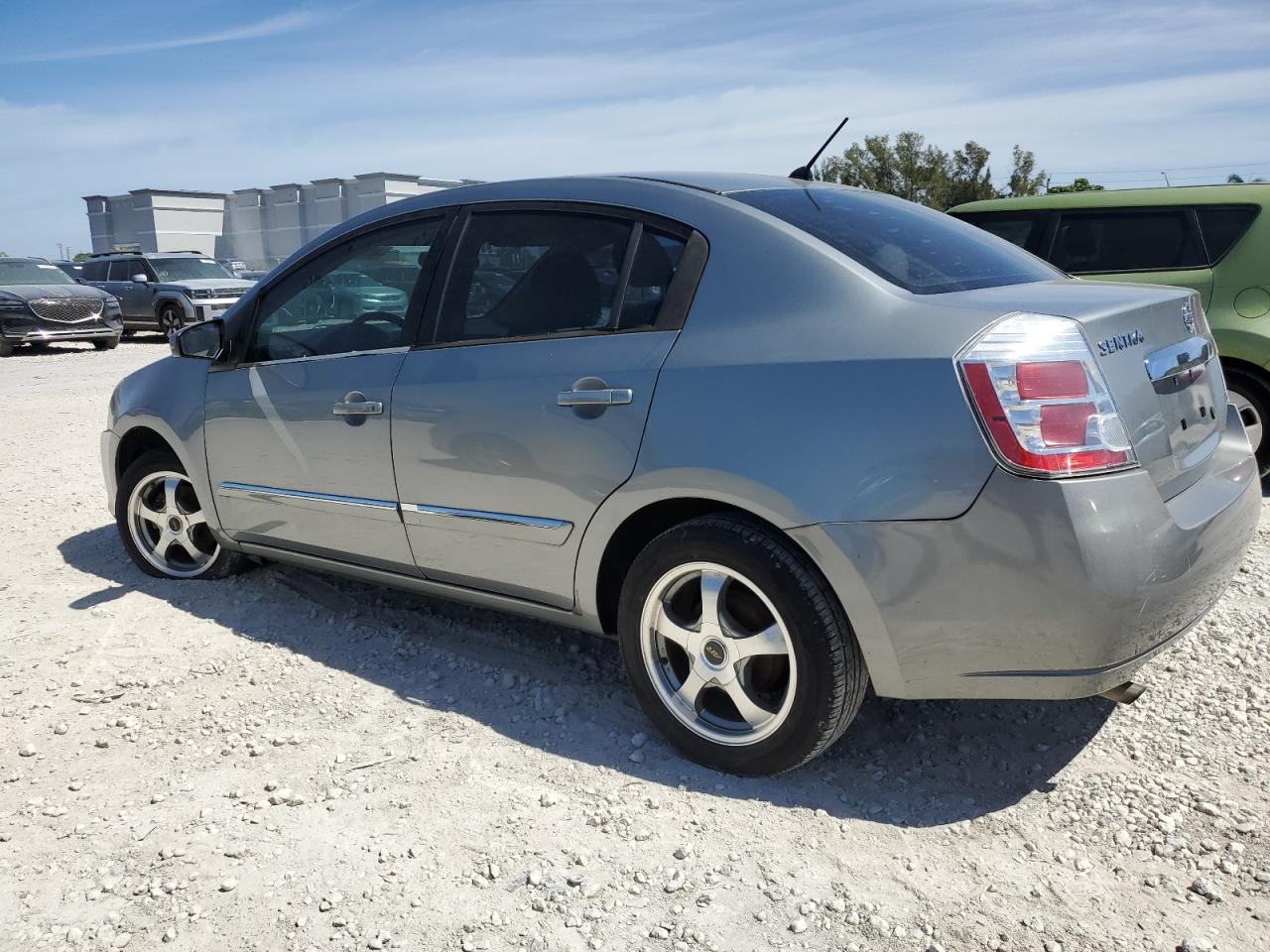 2010 Nissan Sentra - Image 2