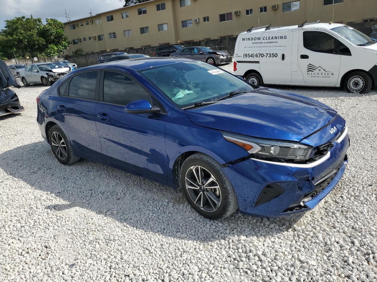2022 Kia Forte - Image 4