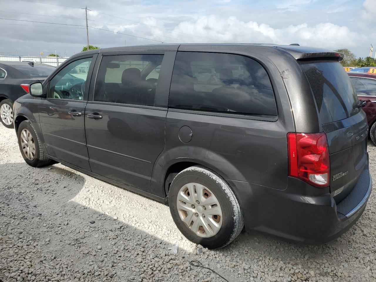 2016 Dodge Caravan - Image 2