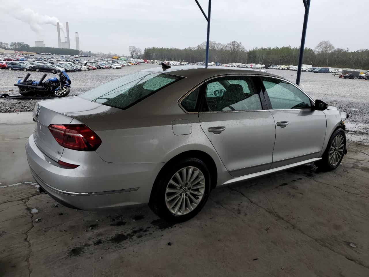 2016 Volkswagen Passat - Image 3