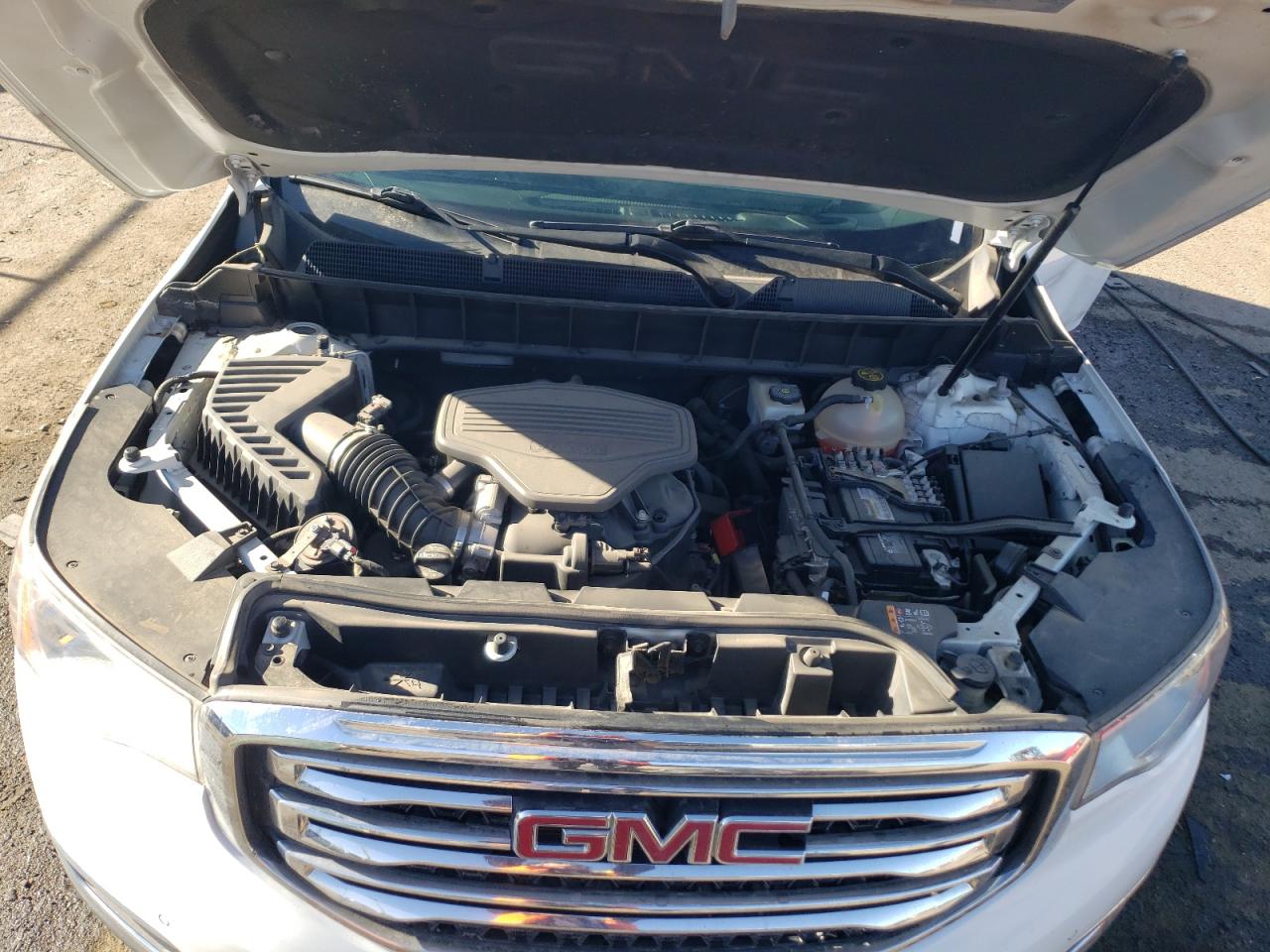 2018 GMC Acadia - Image 12