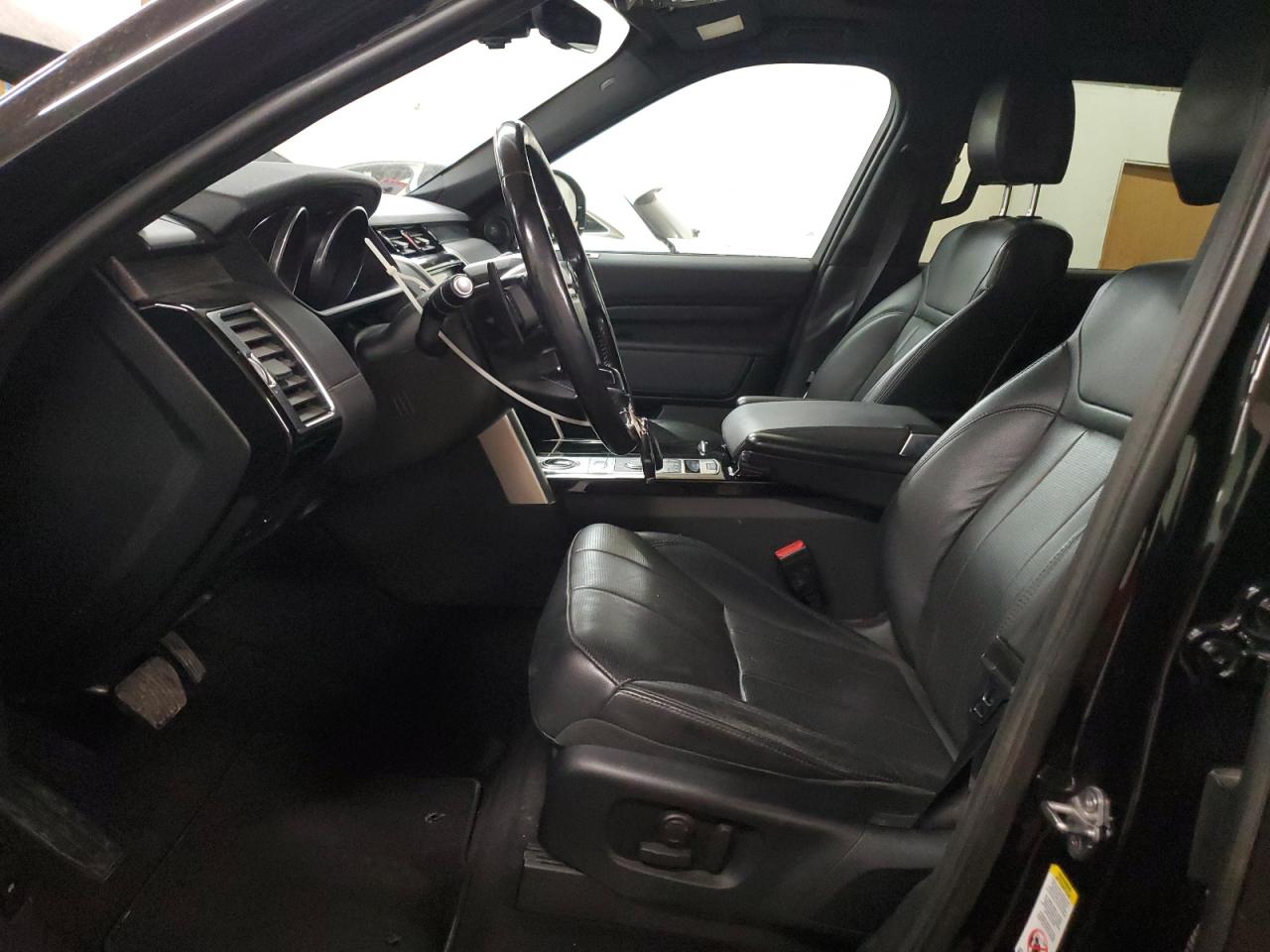 2017 Land Rover Discovery - Image 7