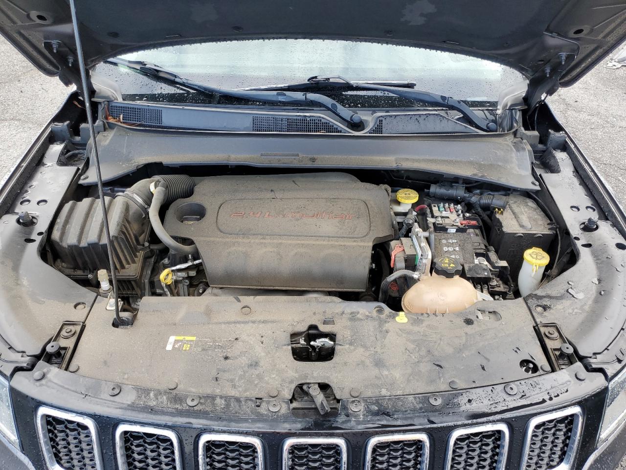2019 Jeep Compass - Image 12