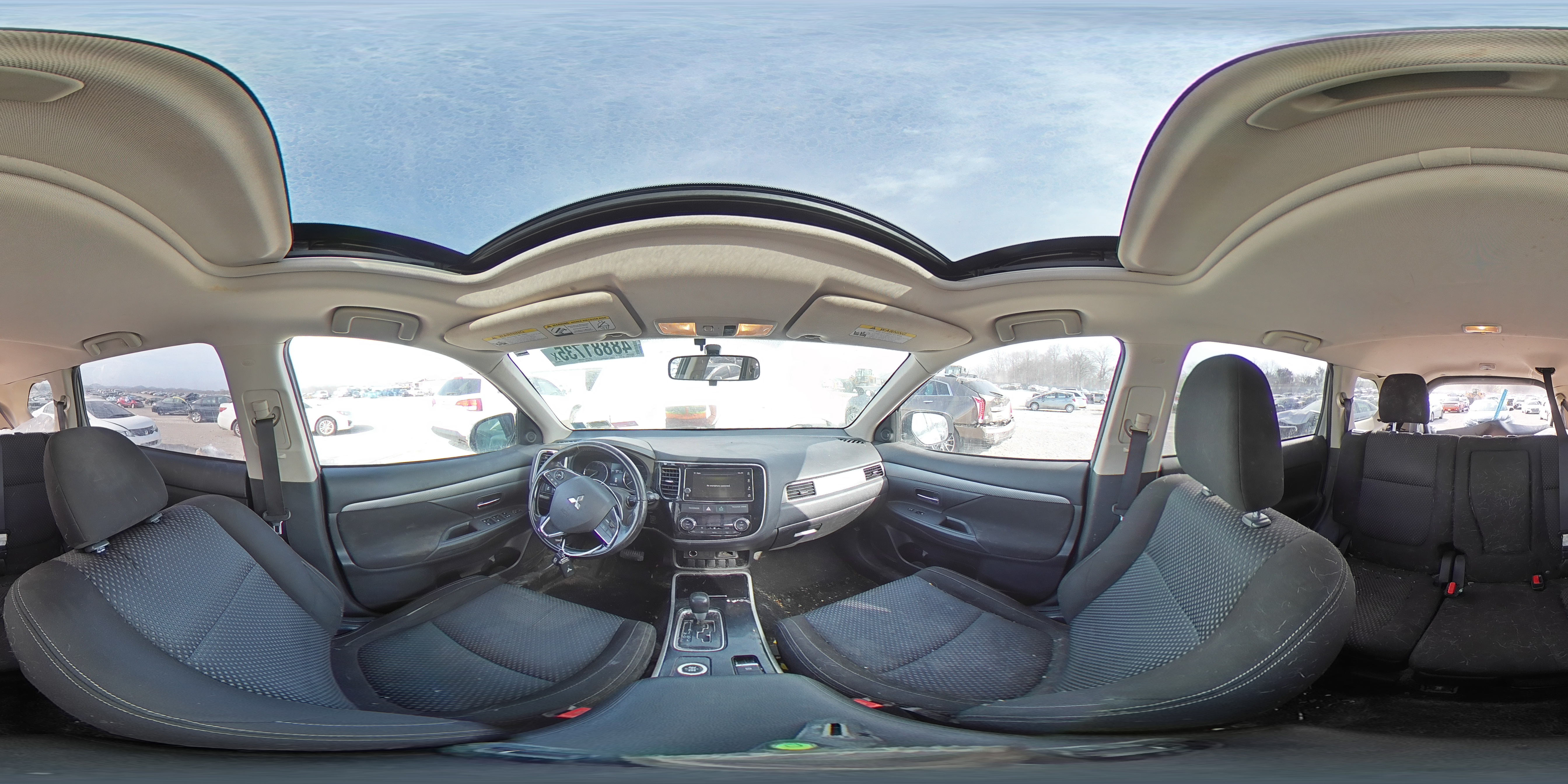 2017 Mitsubishi Outlander - Image 14