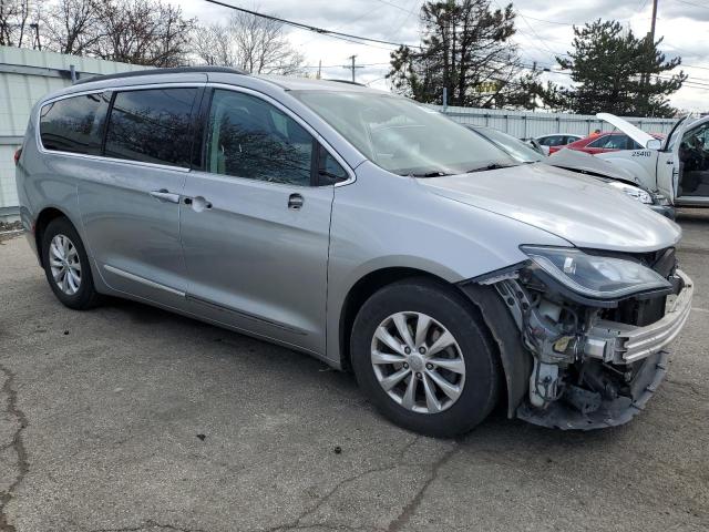  CHRYSLER PACIFICA 2017 Srebrny