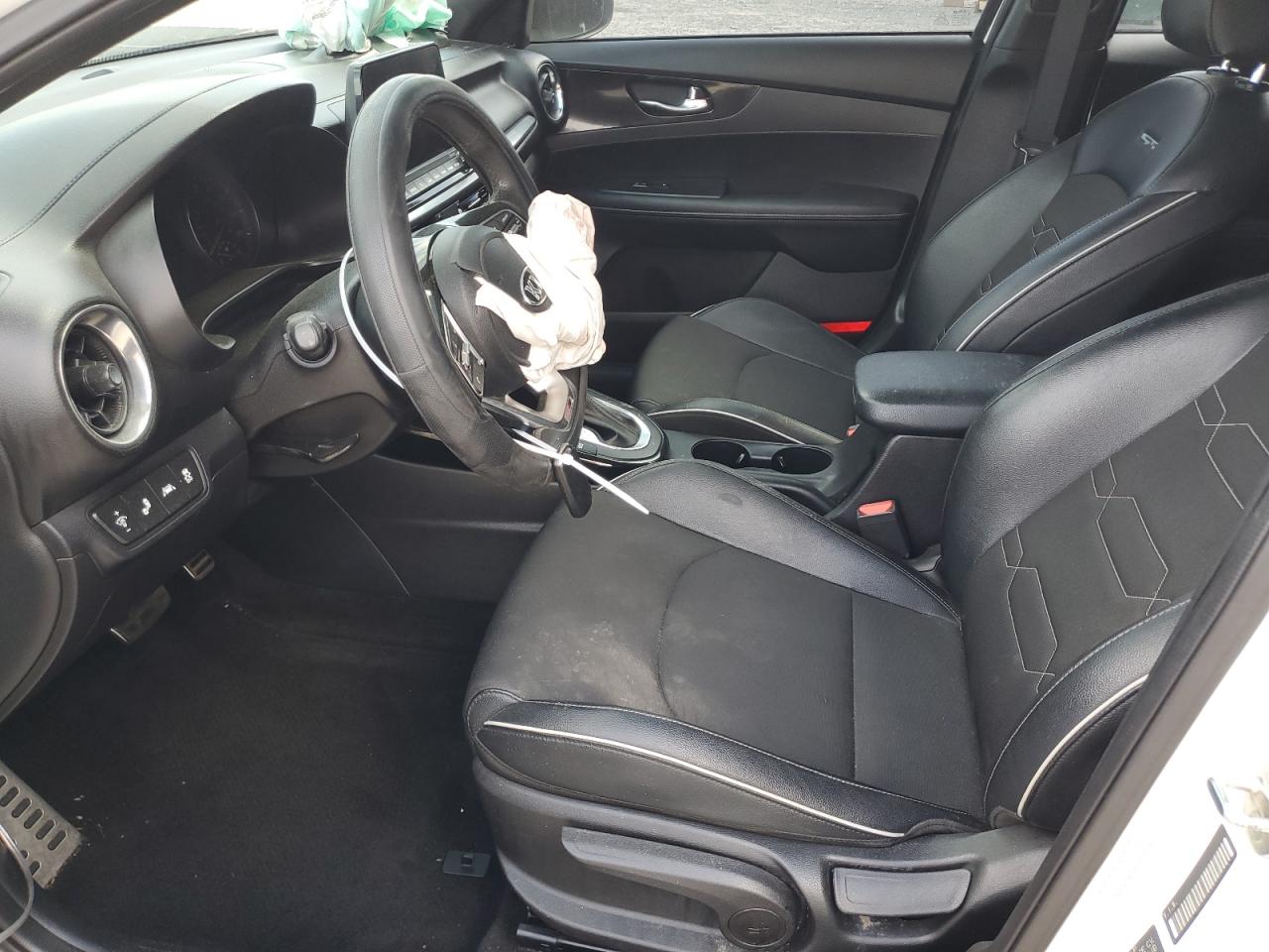 2021 Kia Forte - Image 7