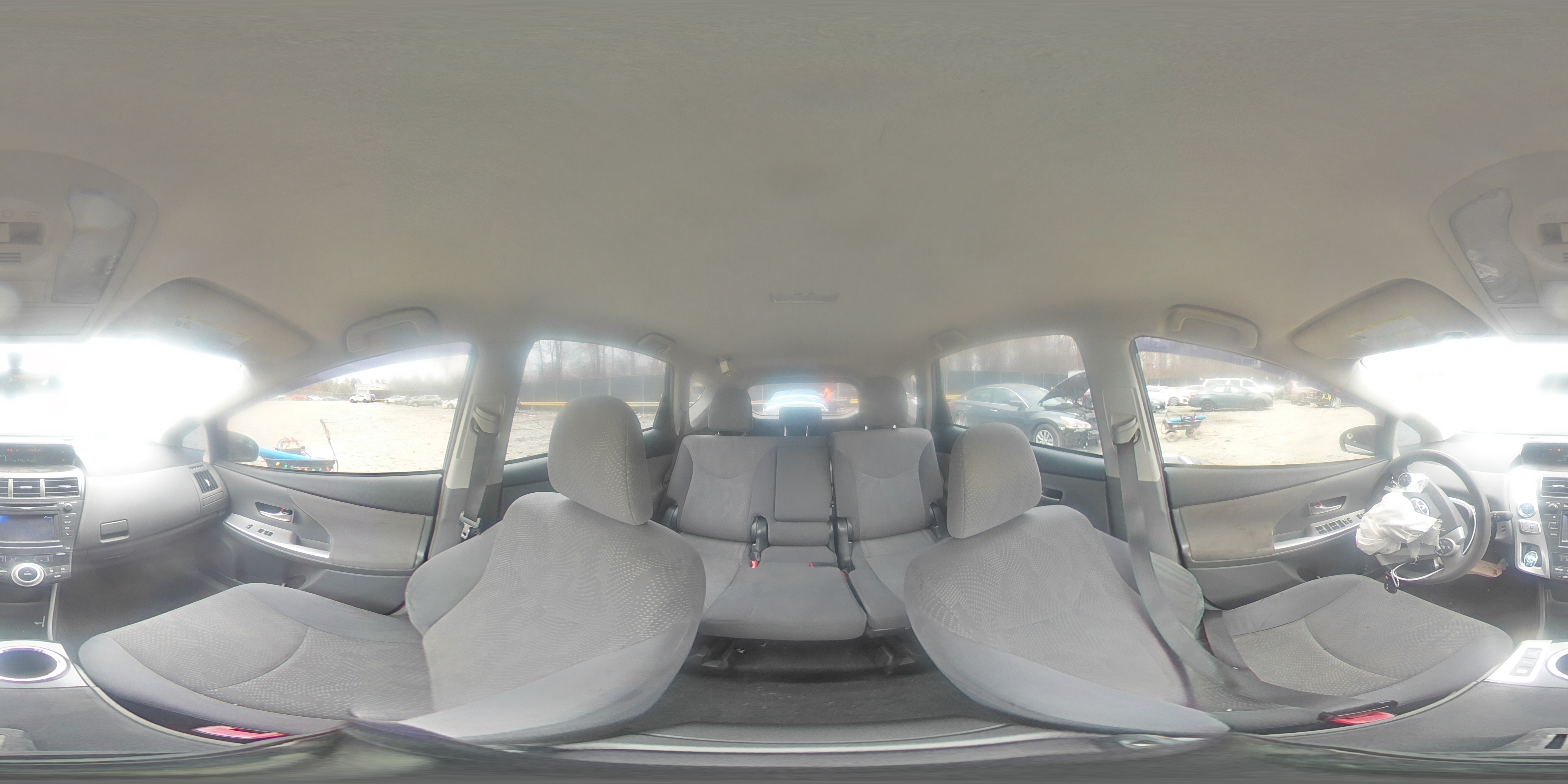 2014 Toyota Prius - Image 13