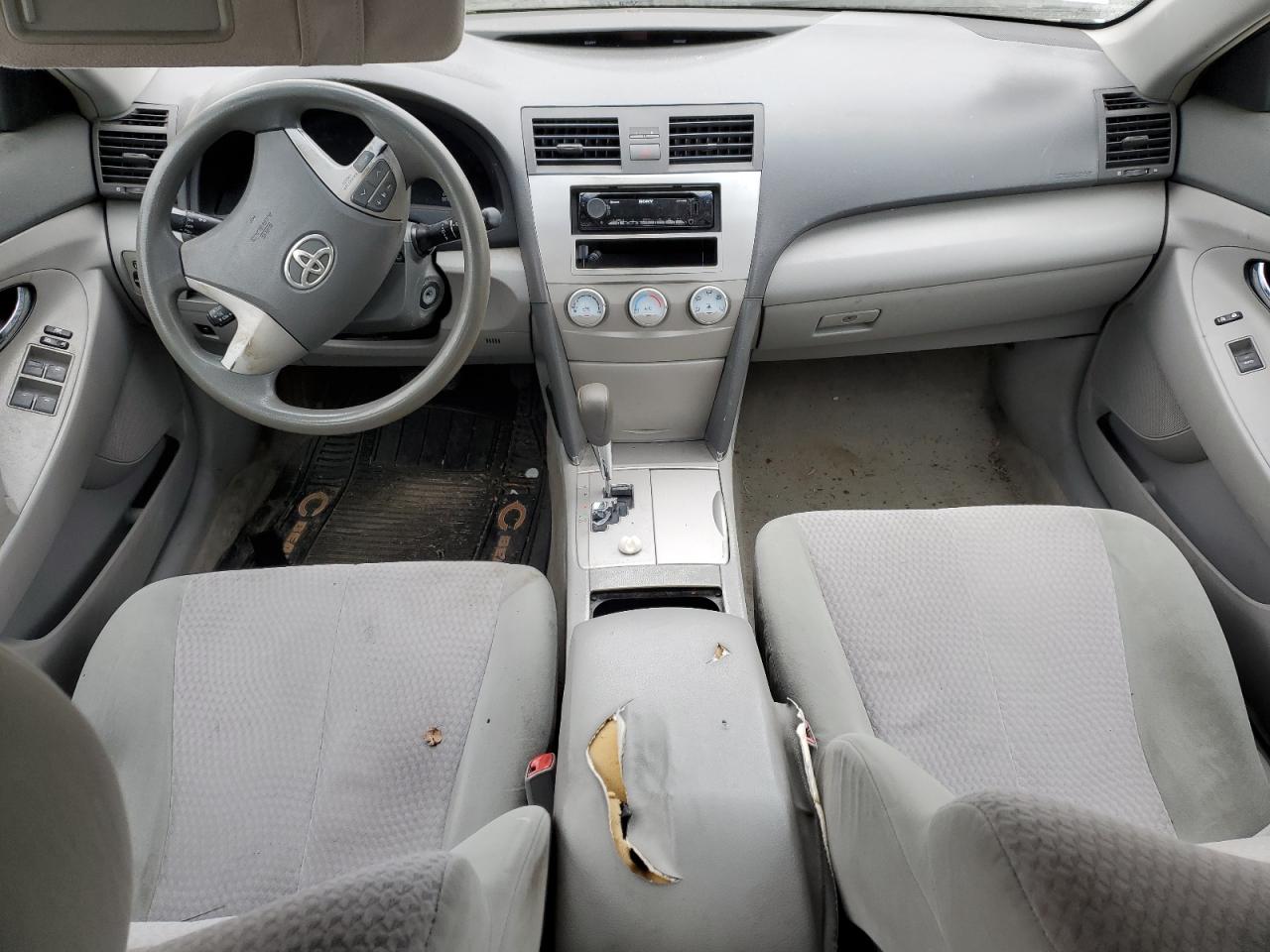 2010 Toyota Camry - Image 8