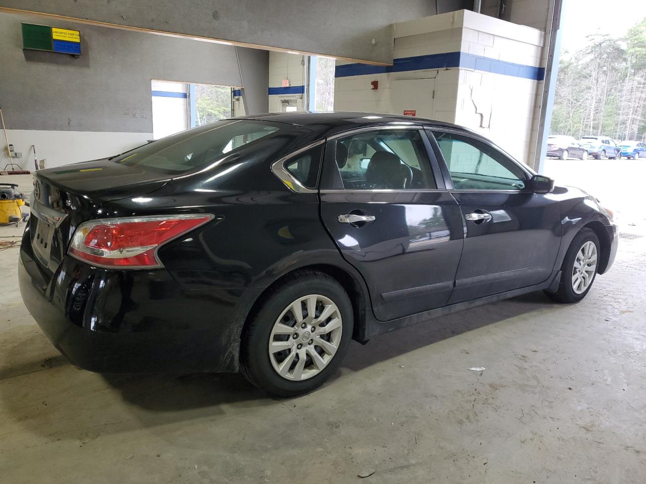 2015 Nissan Altima - Image 3