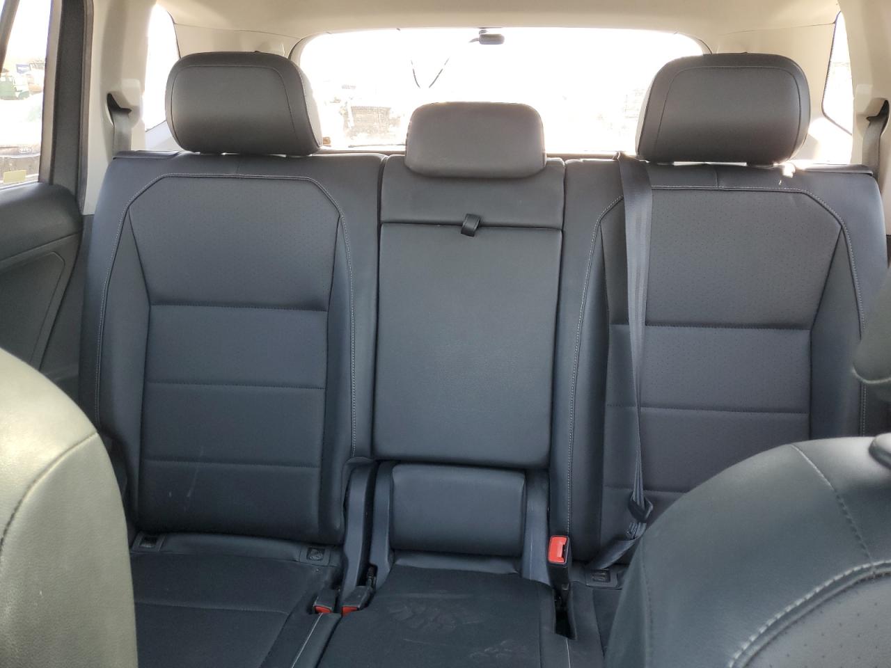 2018 Volkswagen Tiguan - Image 10