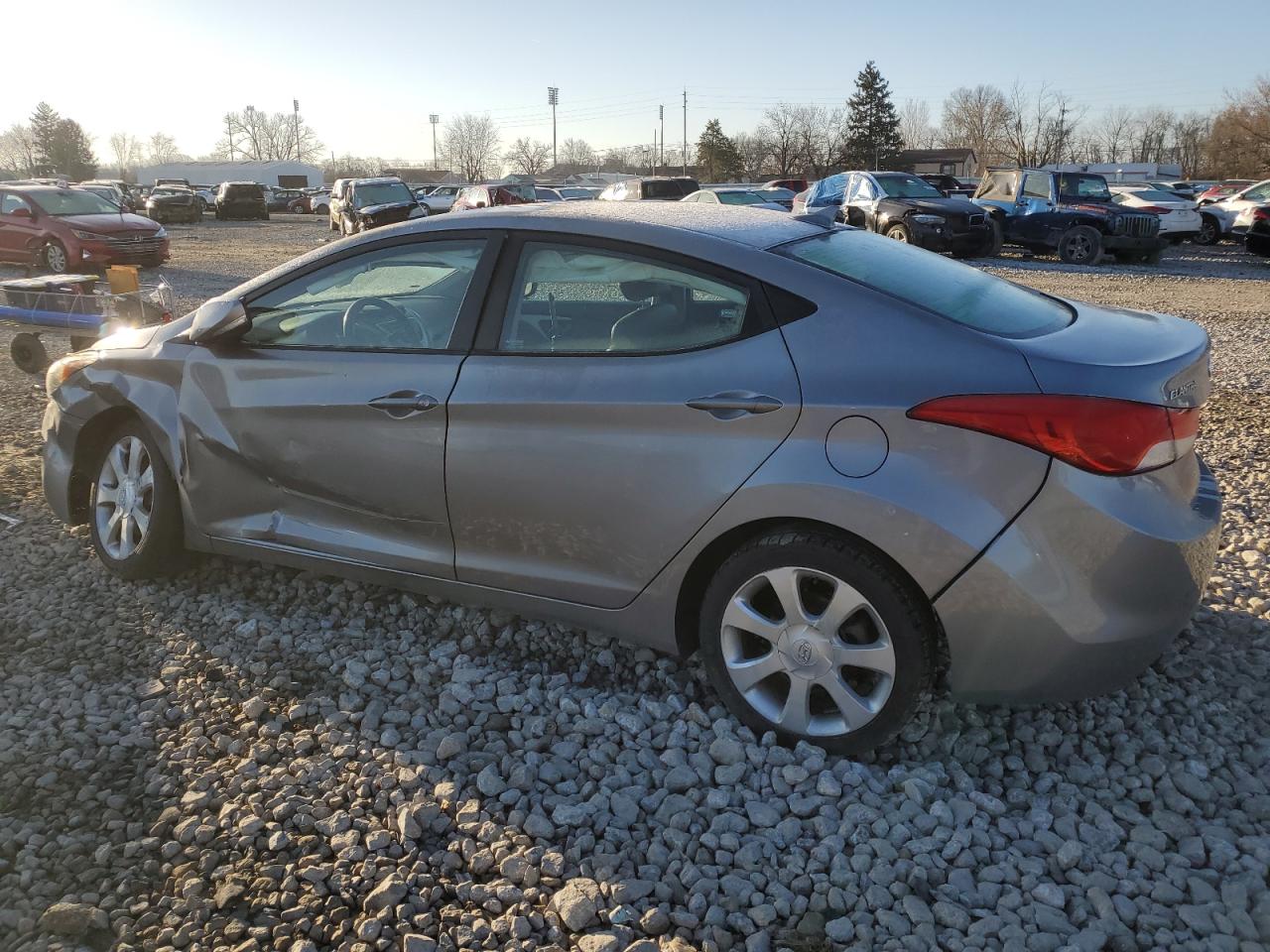 2011 Hyundai Elantra - Image 2