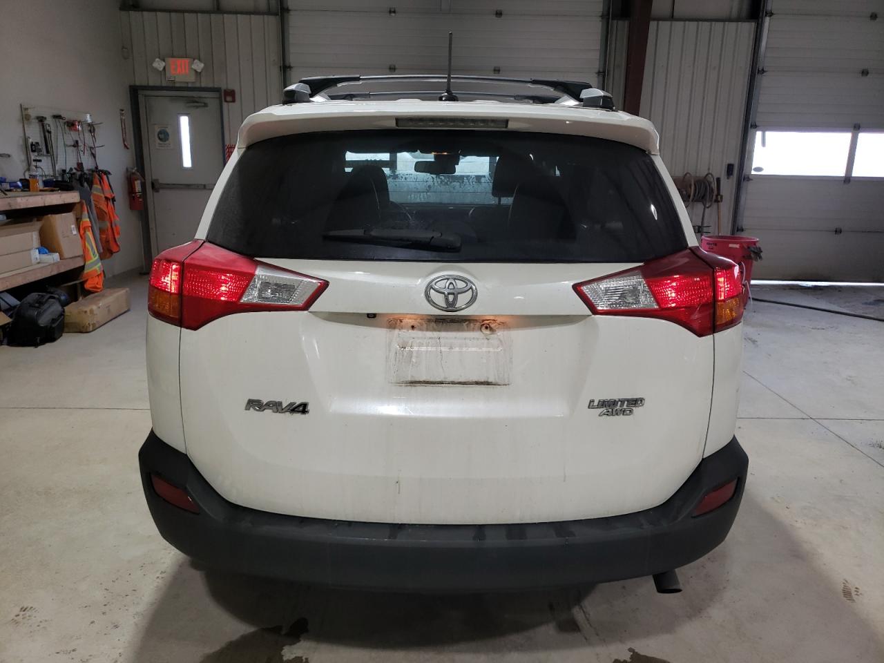 2015 Toyota RAV 4 - Image 6