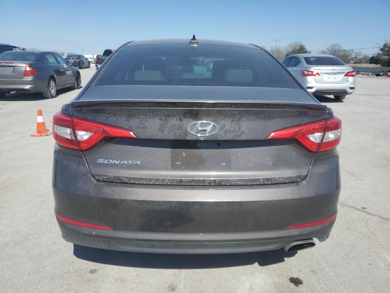 2016 Hyundai Sonata - Image 6