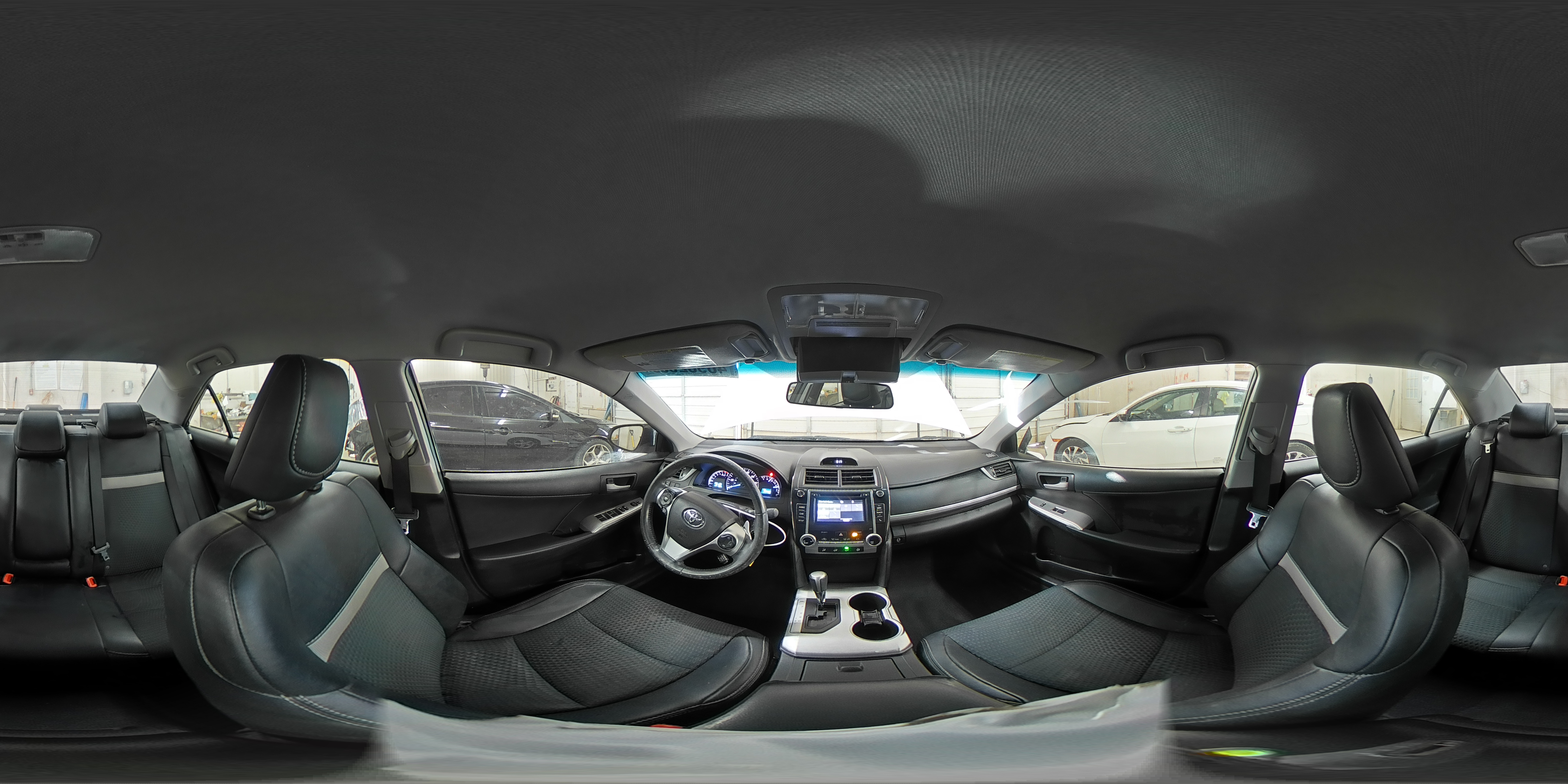 2014 Toyota Camry - Image 14