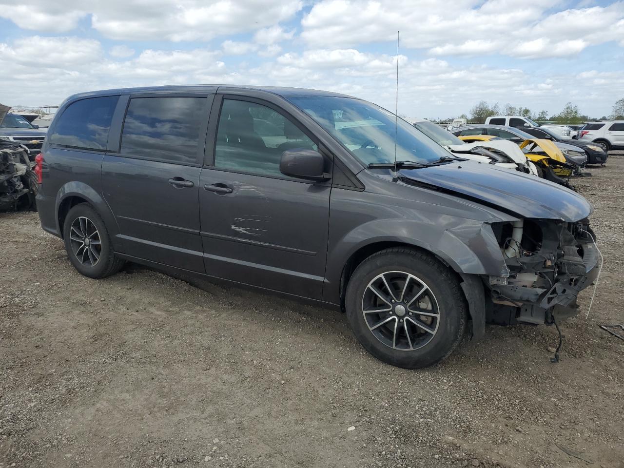 2017 Dodge Caravan - Image 4