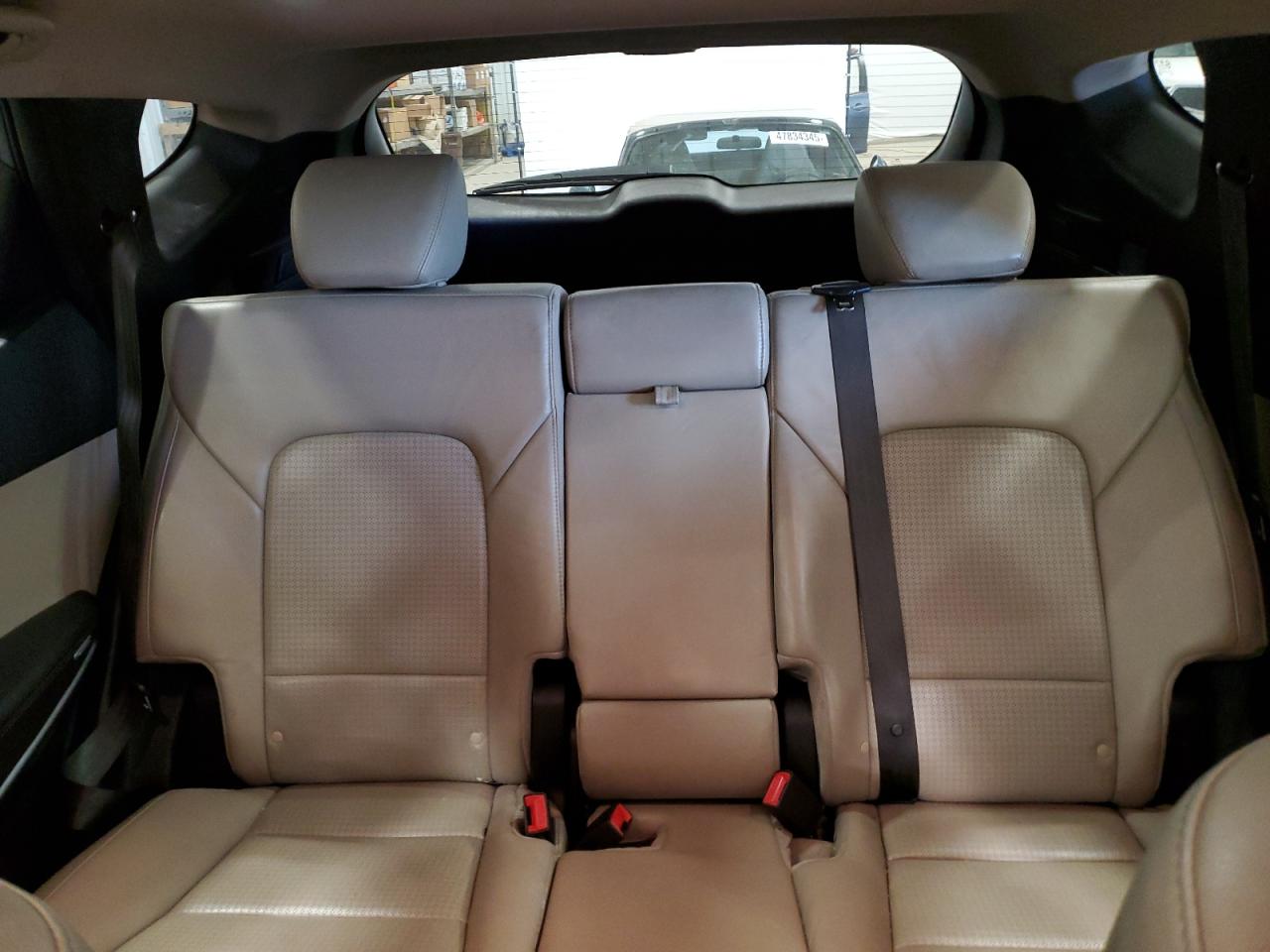 2014 Hyundai Santa Fe - Image 10